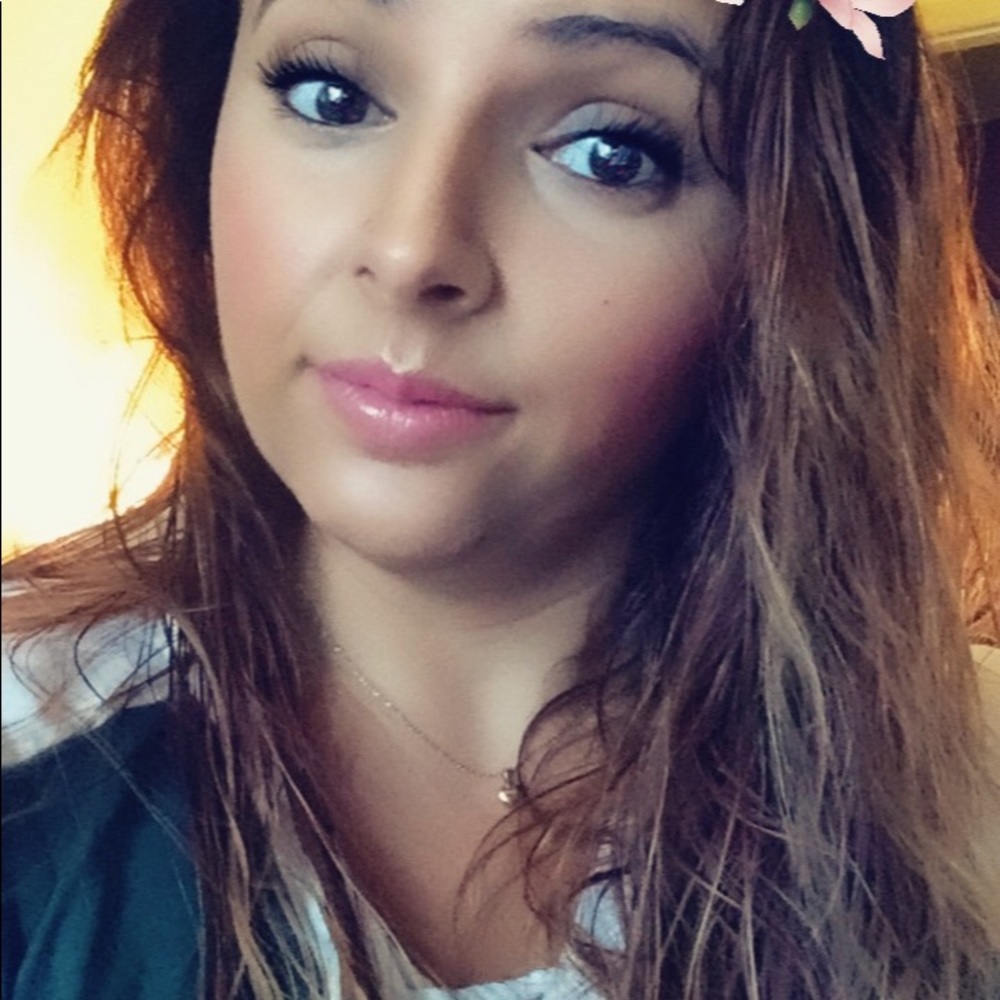Meet your Posher, Stephanie